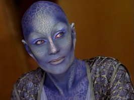 Сериал "На краю вселенной", Па У Зото Заан (Вирджиния Хей)
Из-за каждодневного нанесения сложного грима при съёмке в сериале у неё начались серьёзные проблемы со здоровьем и кожей, из-за чего она покинула проект, лишь изредка появляясь в отдельных эпизодах