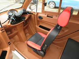 Электрический трицикл TZ-002
Стоит 200тр (3300$)
Слабые свинцовые аккумуляторы, можно поменять на более мощные и ёмкие литийионные. Пробег на зарялке-60км,скорость 50км/ч