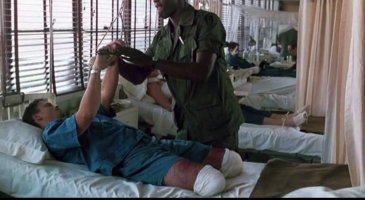 Йоко похожа на ....дь, а самым сложным спецэффектом был безногий лейтенант Дэн.