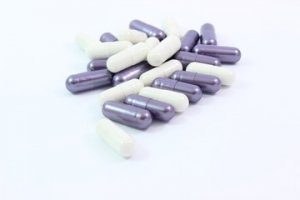 Я сам себе делал при помощи капсул /мамины лекарства брал/ и стальным или свинцовым шариком внутри.