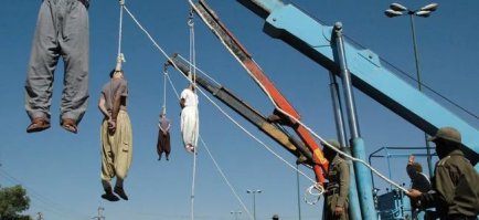 Гуманно!
Ведь могли просто сразу повесить пиндараса!
