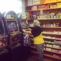 А кто автору сказал что это наша бабушка? Надписи и цены говорят о другом.