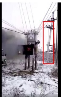 Вот тормоза !!! на заднем плане видно разъединитель, вот к нему надо было сразу бежать, а так пожгли все что можно было сжечь.