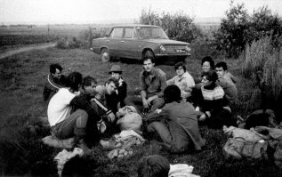 Хорошие времена были. Потом до Нового года картошку вся общага ела.