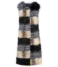 не покупают уже давно-есть инет.я пожалела,что натуральную шубу не купила за 1тыс руб в секонде,потому что без капюшона.а потом точно такую же в инете видела в меховам магазине,чёрт знает за сколько.почти такая