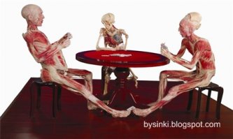 Продам трупы. Недорого.
Великий Франкенштейн современности, Гюнтер фон Хагенс, прославившийся своим мастерством делать чучела из людей снова откровенно издевается над моралью. 
Теперь чокнутый профессор решил открыть Интернет-лавку своих творений. Вниманию покупателей представлены легкие с раковой опухолью, голова без мозга, кусок руки и другие ошметки человеческих тел. Так что если вы решили кардинально изменить приевшийся интерьер своей гостиной или кухни   можете что-нибудь подобрать. 
Если вы богатенький Буратинко, можете себе позволить приобрести целый труп   он обойдется где-то тысяч в 70-75, или даже купить композицию из нескольких жмуриков. Ну, а для простых рабочих, которым такие декорации не по карману, есть бюджетные предложения   голова за 22 тыс. у.е., кусок руки за 15 тыс. или мозг за 12 тысяч. Нельзя сказать, что покупка трупов   абсурдное вложение денег. Так, по крайней мере, у Гюнтера вы купите качественный материал, пропитанный стойким силиконом, а у его конкурентов   студентов-медиков там, или судмедэкспертов, максимум на что можно рассчитывать   плохо заформалиненные полуразложившиеся останки. Так что если вдруг вы раскинете своим хилыи извращенским умишкой и решитесь таки на смелую покупку   покупайте у фон Хагенса.

А, кстати, для милых дам на полках труполавки можно подобрать красивые сережки, сделанные из мужских пенисов, а также бусики из человеческих костей. Проклятый всеми церквями пластинатор находит прекрасное даже в чудовищных деталях. И вам от души советует.

Взято Бусинки - энциклопедия самого интересного.