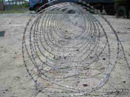 Колючку всё же улучшили до спирали Бруно...