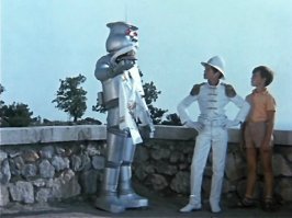 Самое непонятное для меня - почему такое возмущение в комментариях? Возмущаются те же кто борется с Православием и кровожадно воет -сжечь РПЦ! Не можете понять взаимосвязь? Все банально просто, либо у нас - "свобода самовыражения", отсутствие цензуры, атеизм ...и парочки (причем не обязательно М+Ж) сношающиеся на улицах, извращенцы и сатанисты, и джихадисты.

Либо -цензура, патриотизм и Православие. 

Если человеку дать абсолютную свободу - большинство увы, поведет себя как свиньи. В СССР была государственная идеология и это объясняли еще в детстве.

 Современным деткам это никто не объясняет -отсюда и навальнята, подросток устроивший побоище в школе и вот такие собачьи случки.
 Поэтому всем радоваться -вы же не хотите ходить строем на пионерскую линейку? Или не дай бог в Храм?

P.S. Дальше будет еще веселее, Но не долго -Правительство увидит к чему идет дело и перегнет палку в другую сторону - жесткая цензура инета, телепропаганда, ужесточение законов.ИМХО