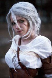 Трисс вообще в точку, а Йеннифэр и Цири тут по моему больше похожи: