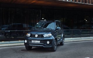 Уазодрочер чтоли.по этому обвесу очевидно что авторы брали за образец.