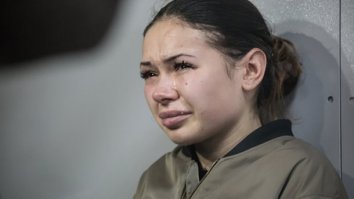 Была непристёгнута.

Подушки сработали и спасли.
