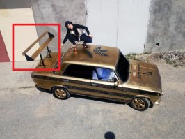 Мне одному напомнило лавочку с кладбища?