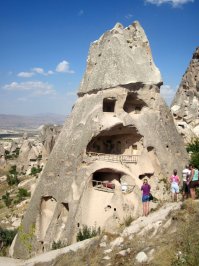 Да, места там душевные... И таких подземных городов в регионе Каппадокия несколько.