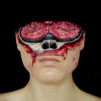 Жутко красиво! Девушка-визажист примеряет на себя образы монстров