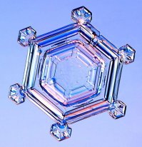 Дигидрогена монооксид- самое опасное вещество на Земле и во вселенной, в кристаллической форме очень красив но! Все кто употреблял это вещество внутрь умерли или умрут. Если оказаться среди кристаллов Дигидрогена монооксида без средств защиты смерть неизбежна.