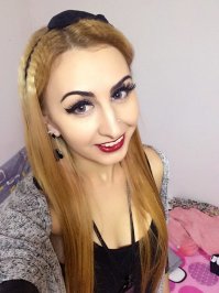 Да простит меня Господь.. Это тоже - модель? Более того (судя по названию поста - "ТОП- модель")