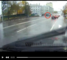 Так то если рег не докажет, что митсубиси выехал на перекресток на красный (а очень на то похоже), то у него могут быть реальные проблемы. Обязан пропустить тех, кто завершает выезд с перекрестка.