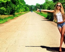 Вот остановился перед этим препятствием, включил аварийку, и жду устранения. Жена сидит рядом и косо на меня смотрит. А я ей зачитываю правила ....