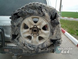 Надо было на запаску менять.