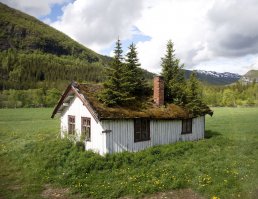Заброшенные дома за полярным кругом