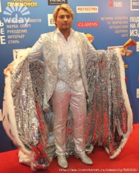 Блин, хоть какая то движуха :) Наши гвезды, на Хэллоуин наряжаются в себя