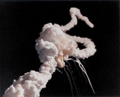 28 января 1986 года, когда космический челнок  Челленджер  в самом начале миссии STS-51L разрушился в результате взрыва внешнего топливного бака на 73-й секунде полёта, что привело к гибели всех 7 членов экипажа.
Кто же были эти техники?