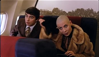 > о проблеме, с которой сталкиваются большинство мужчин, желающих принять душ после своих женщин. 

Да какая это проблема?
Это так, нюанс.

Не устраивает - живите с лысыми )))