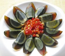 Плохо владеешь методами убеждения. И  знанием экзотических блюд