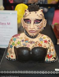 симпатичная...:)