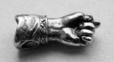 А как же самодельные брелки из свинца? Плавили, отливали, подрезали ножом, полировали, благо металл мягкий.          ;)