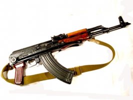 и вот покажите мне на фото в посте вот тот компенсатор уменьшающий подскок ствола? а вот нету, недоработочка, но исправим