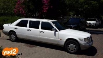 В ответ на первую: это маршрутка