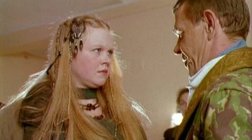 она и в "Операции "С Новым Годом" отметилась...