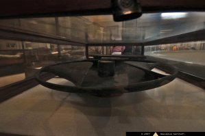 Диск Сабу был найден среди глиняной посуды во время раскопок мастабы чиновника Сабу в Саккаре, датируемой ~3 тысячелетием до нашей эры. Находка прекрасно задокументирована.  Но из чего он сделан? Алеврит (от греч. "мука")   рыхлая мелкообломочная осадочная порода.  Мета- (с греч.   между, после, через), часть сложных слов, обозначающая абстрагированность, обобщённость или промежуточность. Получаем - слово мета-алеврит. То есть, "после алеврит". Чем примечателен алеврит? В результате литификации алеврит превращается в алевролит. Добывают алевролит преимущественно для производства цемента. Получается, что мы имеем в итоге: диск Сабу не выточен из невозможно жесткого материала, а вылеплен. Алеврит был измельчён, обожжен и доведён до соответствующей консистенции, а после из него вылеплен этот диск, не правильной формы. Что характерно, он имеет некоторые огрехи, характерные для лепки. Разная толщина и т.д.  Итак, мета-алеврит, это горная порода, вроде гипса, если его перетереть, а потом смешать с водой, то получится масса, пригодная для лепки. Вот из этой массы диск Сабу и был выполнен.