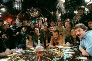 Я помню. Тогда они играли на книги.