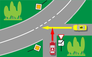 Я же написал на примере красного авто. Ты едешь на красном авто, откуда ты знаешь какие там у желтого знаки? Ты их не видишь. Забудь про знаки желтого, вот тебе картинка, так понятнее? Кто в этом случае уступает?