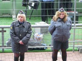 Российские "девушки в погонах" конкурируют друг с другом в соцсетях