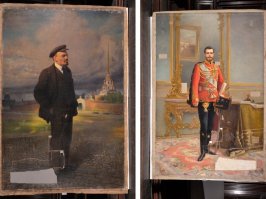 "...просветили ультракрасным светом..." 
А что такое "ультракрасный свет"? Инфра... - по латыни "ниже", ультра... - "выше". Инфракрасный - знаю, ультрафиолетовый - тоже знаю. А ультракрасный - это оранжевый? :)
А картина сейчас демонстрируется в каком-то музее в специальной раме так, что видны оба изображения. :)