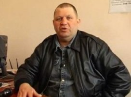 Самоубийство? Да не вопрос! 
Я сам себе одежу порвал
Я сам себе руки за спиной сковал
Я сам себе пару пуль с сердце  пустил
Я сам себе морду-лица разбил...
Учитесь салаги - красиво уйти