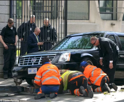 Так видели помним ("Зверский" лимузин Обамы застрял при выезде из посольства США в Дублине)