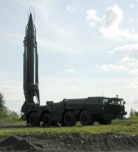 Прям скажем, с базой от "Тополя", общего мало. Зато данное шасси славно послужило Родине, и не только её, в качестве базы для Р-17(он же СКАД).