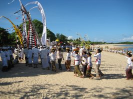 Праздник нового года по Индонезийске