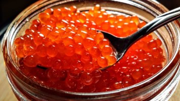 угу, красное золото, ты его на новый год лопаешь:)