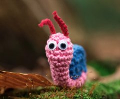 Я на андройде тоже без фейковых и багов живу.
А баги, в новых или не популярных приложениях, ходят косяками что в андроид, что в ios. Это факт. 
У меня в appstore, 4 приложения и точно знаю, что в них есть баги. Пользователей конечно не много, еле 10к перевалило в одном из них.
-
Мне в смартфоне нужно 3 вещи. Это коммуникационные приложения, больше связанные с работой, телефон и отличная камера. Ну еще и заряд на 2 дня.
Яблоко мне не может предложить хорошую камеру а цену заломить может.
-
А вот что касается домашней системы, то это конечно High Sierra