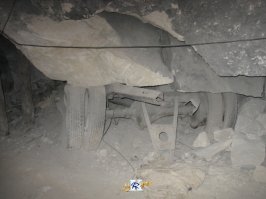 *** памятный знак в честь своих погибших при взрыве сапёров
*** заслуживают внимания общеизвестная  полуторка , приваленная огромной каменной глыбой

Вот тут есть много: