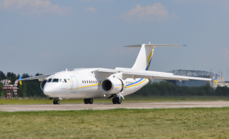 Постеры авиаконцерна "Антонов" времен СССР