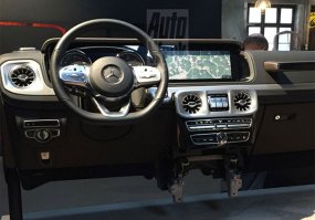 На этот раз правда. Новый Гелик обзаведется независимой передней подвеской, станет более широким и вот, что нас (ну, не в смысле "нас", короче, вы поняли)) ждет в салоне: