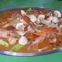 Нуууу не знаю, на скок я люблю экзотическую жрачку, в разных странах все пытаюсь необычное сожрать, такоготне встечала. Хотя были то  только на острове хайнань, но может от региона зависит, я ток лапы кур пробовала - ну так, ниочем..
А вот вкусняшки ..ммм...