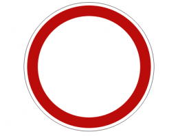 Противно вообще говоря, это показывает работу властей во всей красе, люди между собой дерутся а власти ничего не делают, для этого, всего то надо было повесить знак "Сквозной проезд запрещён"...Но его ведь у властей не выбьешь никакими правдами и не правдами...

А на счёт кто прав или не прав, сейчас не разберёшься, то ли сделал мужик себе на голову проблему, в виде дороги, то ли решил перекрыть дорогу общего пользования, это сейчас начнется копание форумов в попытке поднять нормативные документы по дачным поселкам, нормы права...еще какую то законотворческую литературу. По факту это хулиганство, а уж стрельба по машинам вообще какая то уголовщина.