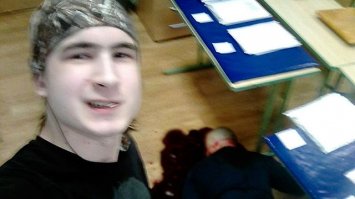 Рай, Ад, Создатель - одним словом история про религию. Ну и разумеется про то, что ворон (олицетворяющий сатанистов) красивыми словесами обрабатывает доверчивых простаков -что Зло, не такое уж и злое, а Тьма и не тьма вовсе, а приятный такой полумрак...

А христианские священники против науки (на самом деле наука родилась в монастырях), что попы налоги не платят (на самом деле платят), глупые попы верят, что Земля плоская (Коперник и Леметр астрономы священники, а верящие в плоскую землю -атеисты), христанутые присвоили себе авторские права на мораль и нравственность ( на самом деле христианство и ввело мораль, так и говорят -христианская мораль).

...и поэтому Церкви надо сжечь, а священников перебить.(просто вдумайтесь кто может оставлять такие комментарии -сжечь и перебить?)

 А потом я тут же на Фишках узнаю, про "богоборцев", что один из них -мусульманин и одобряет законы Шариата. Второй искренне возмущенный "РПЦ не платящей налогов" - с Украины (какое ему дело до налогов в России?) Третий визжащий от злобы, что "мерзкие попы заставляют пожертвования сдавать" - живет в ...Германии.

И ребенка ни в коем случае нельзя крестить, преподавать основы христианской морали -" вырастет сам решит, надо это ему или нет" (так и слышится -вырастет сам решит -мальчик он или девочка), что мы имеем в сухом так сказать остатке?
 Могут ли родители отринувшие или не знакомые с основами морали преподать ребенку , что такое хорошо, а что такое плохо? 
 У нас был перед глазами пример - Идеология строителя коммунизма -почти полностью перелицованная с христианских заповедей. Все силой государственного аппарата нас учили - скромности, честности, порядочности, труду ( пока у власти был т.Сталин работало, после него все хуже и хуже, а на выходе что то не очень получилось). 
  Итак идеологии у нас нет, христианство сатанисты предлагают уничтожить, вопрос - кто будет детей воспитывать? Родители?
 А когда и на основании каких законов или установок? На основании УК РФ после работы, домашних заданий и как дети наиграются в Left 4 Dead? Веселое выйдет воспитание.
 Или может быть- Школа на уроках Этики и Права - 2 часа в неделю, раз в четверть зачет?( Уж они воспитают).
Современные родители не читают своим детям "Денискины рассказы" и Маршака,
 телевидение и соцсети -вот основные воспитатели детей, отсюда и "Синие киты" и "газовые феи" и суициды и навальнята. 

Вот эти индивидуумы как раз продукт такой обработки сатанистами -